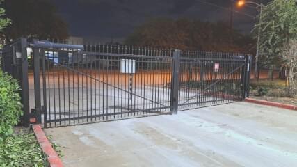  Iron double gate with automatic opening in Houston, TX